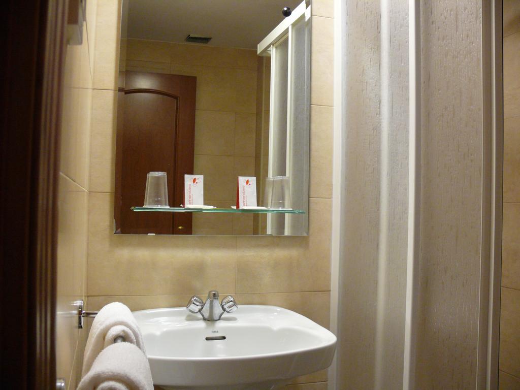 Hostal Navasfrias Salamanka Pokój zdjęcie
